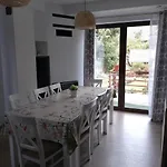 Holiday home Dom Z Jacuzzi Nad Jeziorem - Mazury *