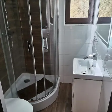 Dom Z Jacuzzi Nad Jeziorem - Mazury بيت للعطل *